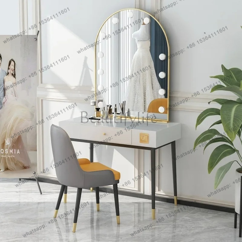 Beauty Makeup Studio - Meja rias cermin lampu sederhana, meja