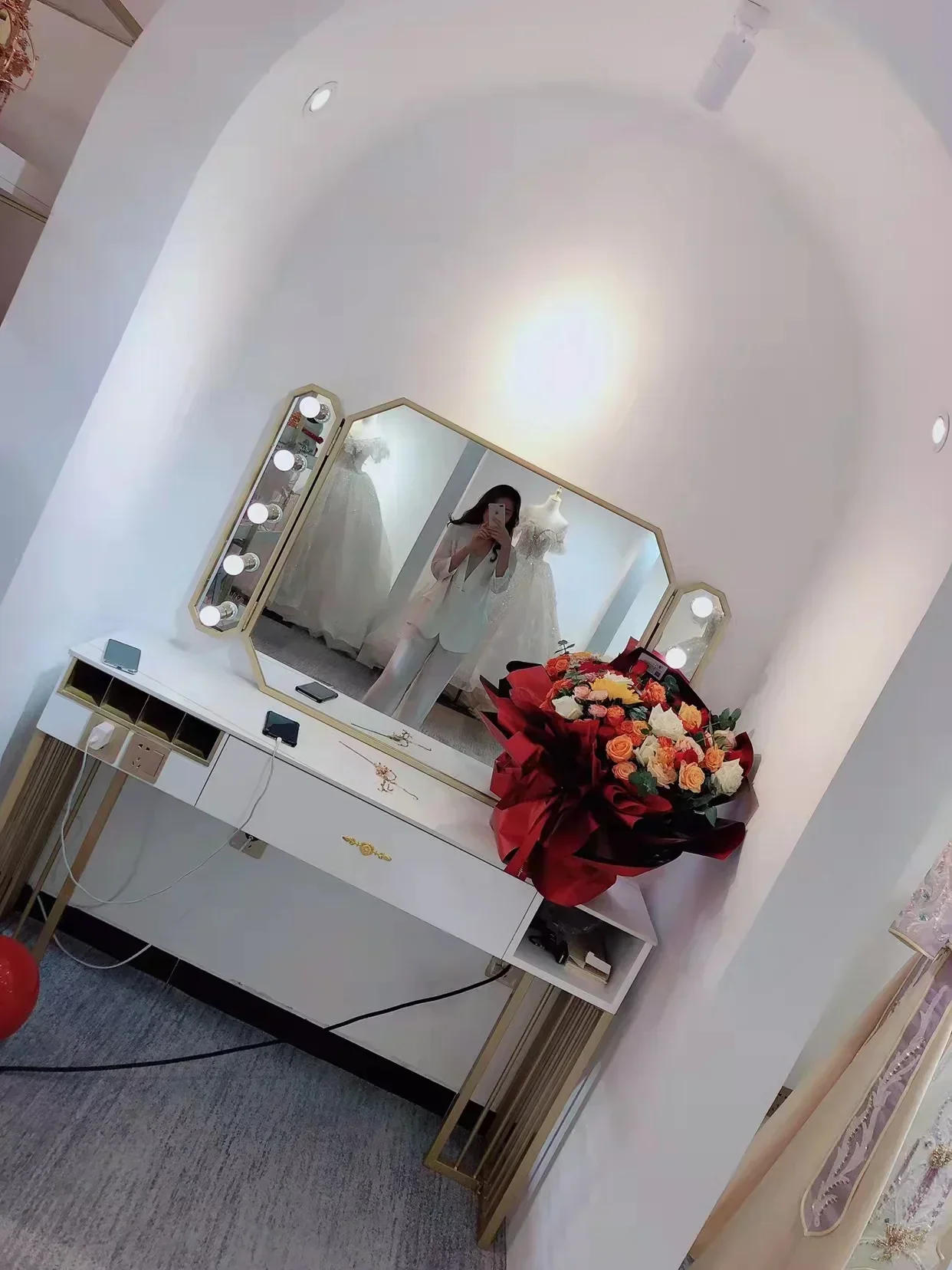 Studio foto meja rias rock unt - Beauty Makeup Studio ulasan dan harga