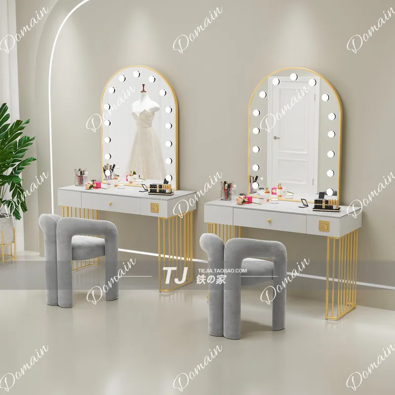 Meja rias profesional studio N - Beauty Makeup Studio ulasan dan harga