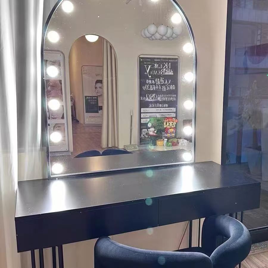 Meja rias gaya Nordik dengan l - Beauty Makeup Studio ulasan dan harga