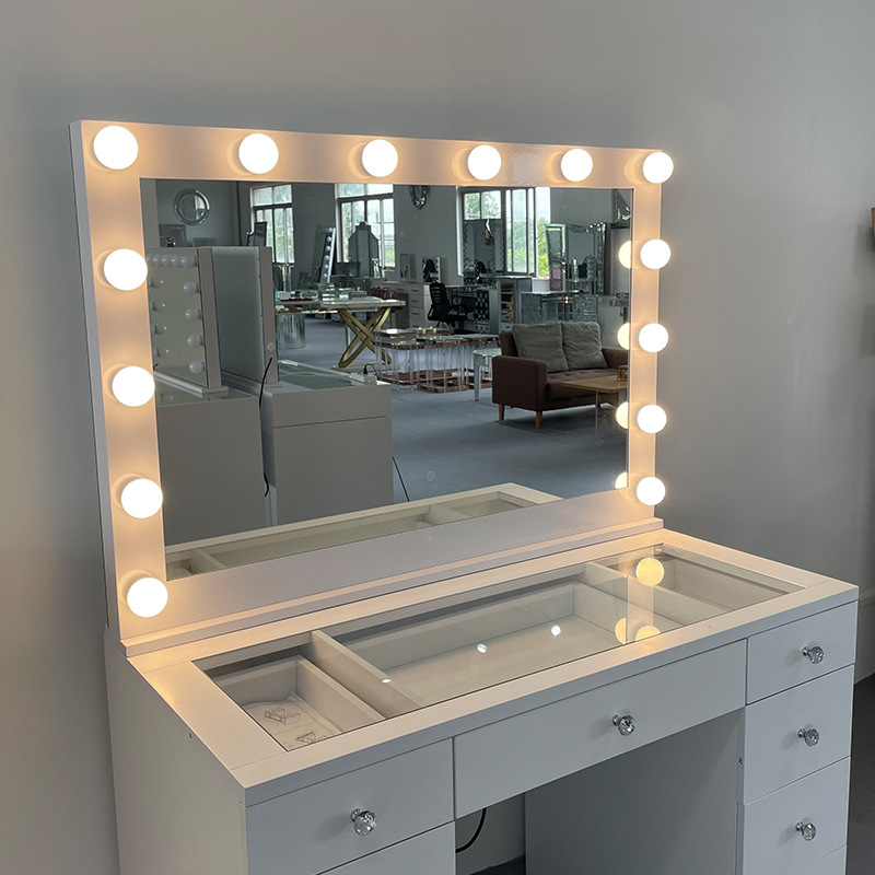 Lampu rias studio selebgram, l - Beauty Makeup Studio ulasan dan harga